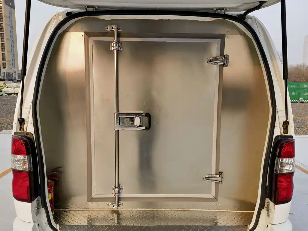 Jinbei Express 2020 2.0L National VI economical 6-seater G6P-6 1TZS купить на сайте DeffCars