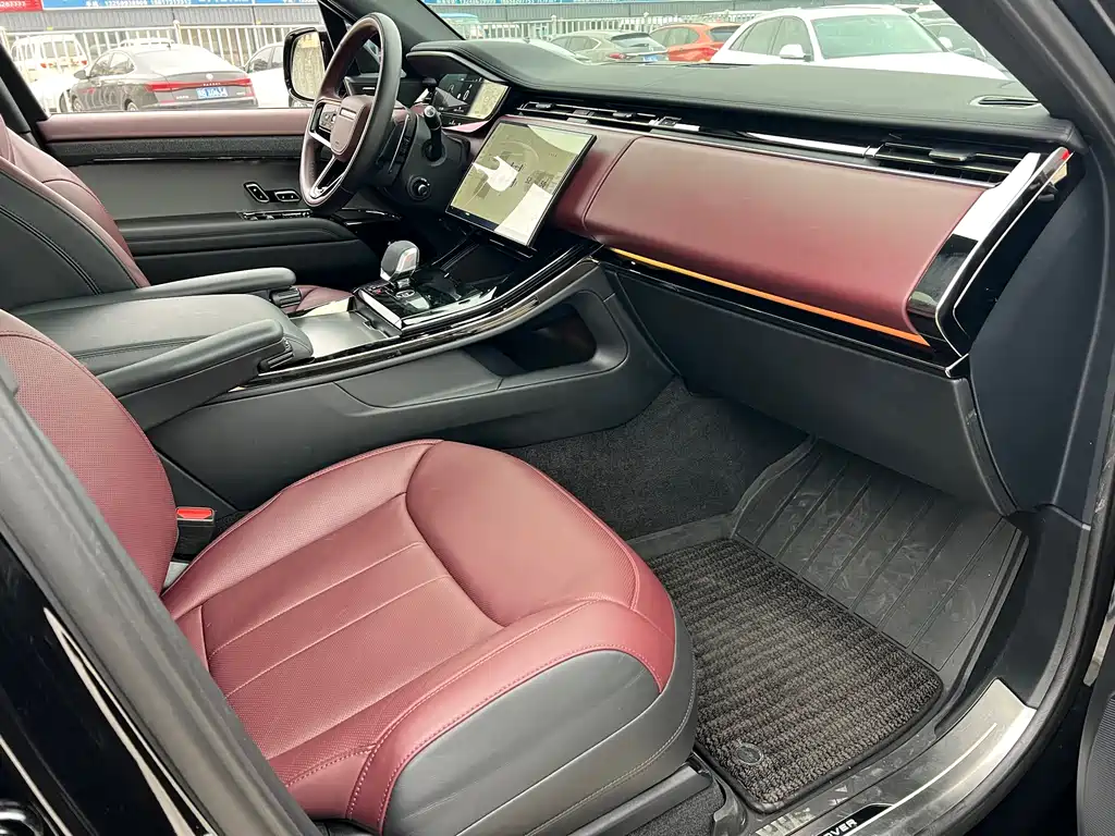 Range Rover Sport 2025 400PS Dynamic SE купить на сайте DeffCars