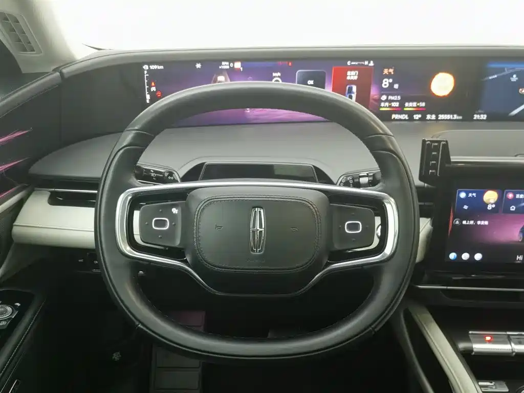 Voyager 2023 2.0T four-wheel drive Zunrui version купить на сайте DeffCars