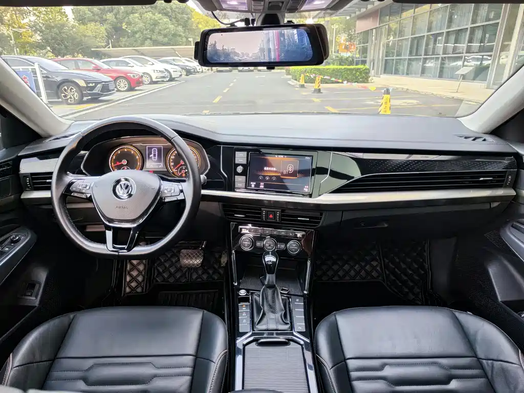 Passat 2019 330TSI Elite Edition National V купить на сайте DeffCars