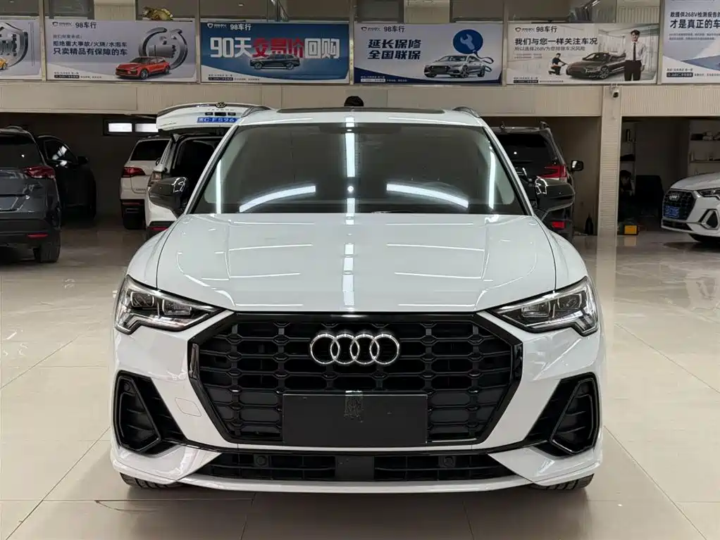 Audi Q3 2023 35 TFSI Fashionable and Dynamic (1.4T) купить на сайте DeffCars