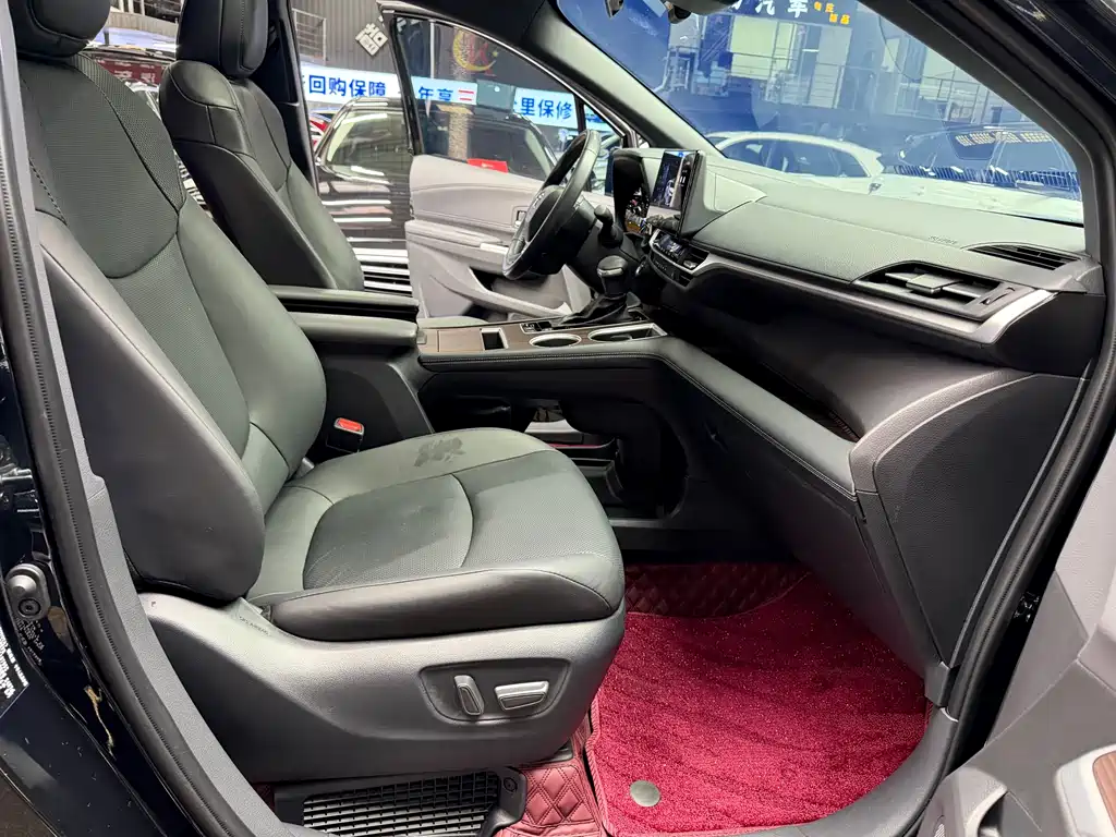 SIENNA 2024 2.5L Hybrid Deluxe Edition купить на сайте DeffCars