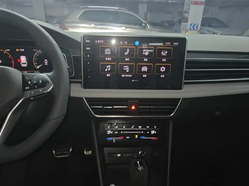 Tiguan L 2025 model 330TSI automatic two-wheel drive R-Line Longyao Edition купить на сайте DeffCars
