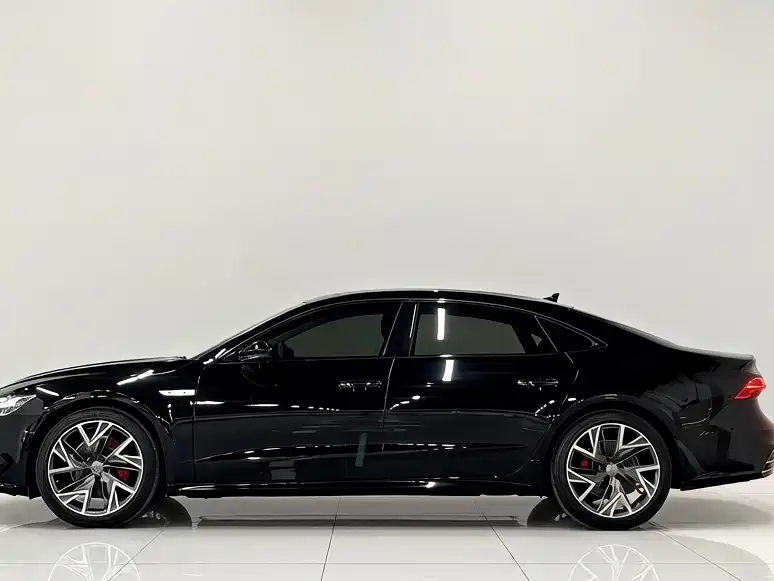 Audi A7L 2024 45TFSI S-line Dream Building Liquid Crystal Package купить на сайте DeffCars