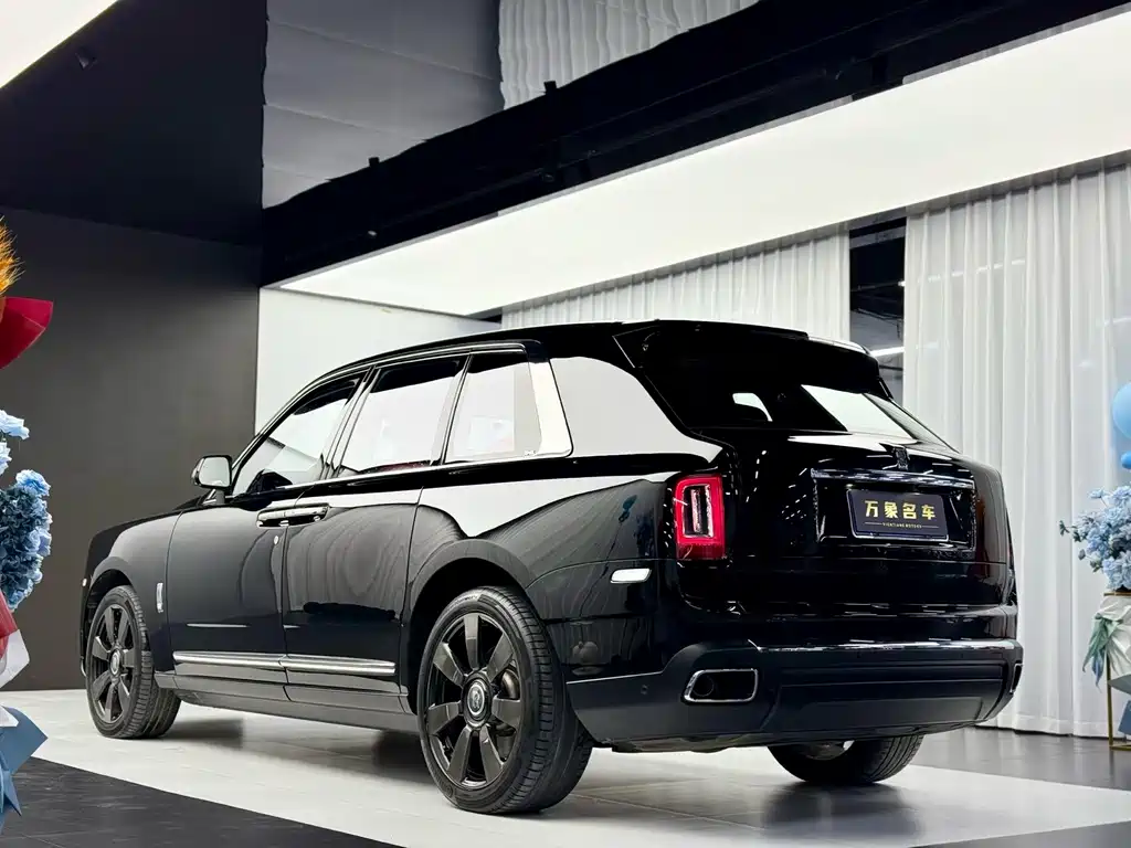 Cullinan 2018 five-seater version купить на сайте DeffCars