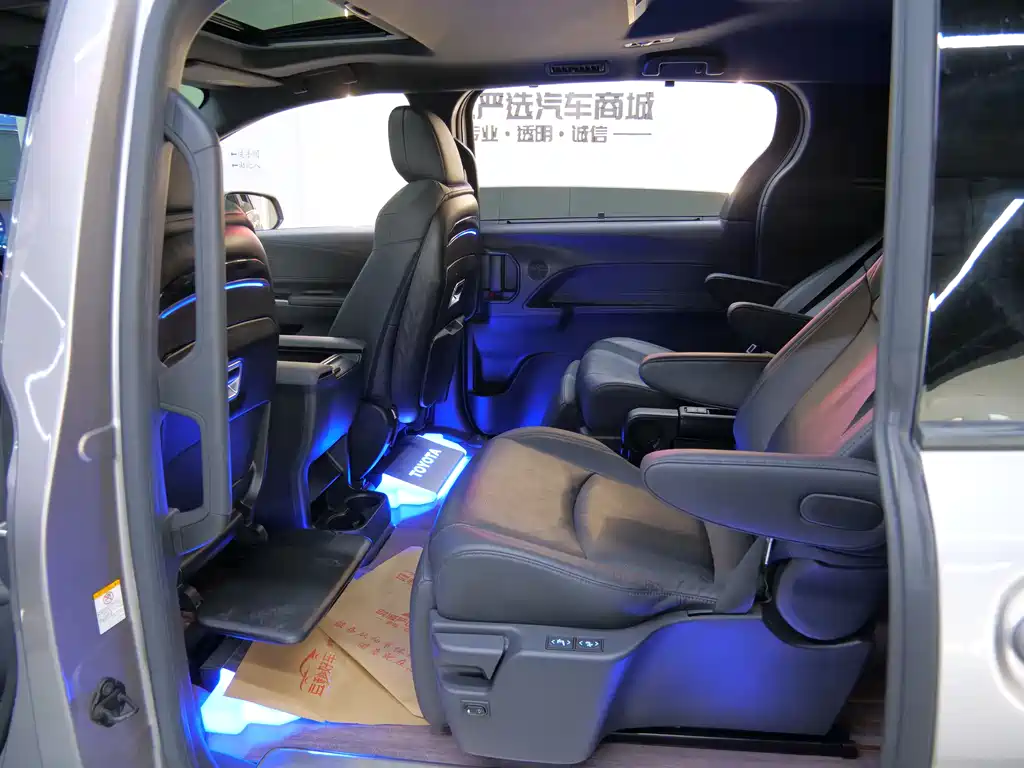 SIENNA 2021 2.5L Hybrid Premium Edition купить на сайте DeffCars