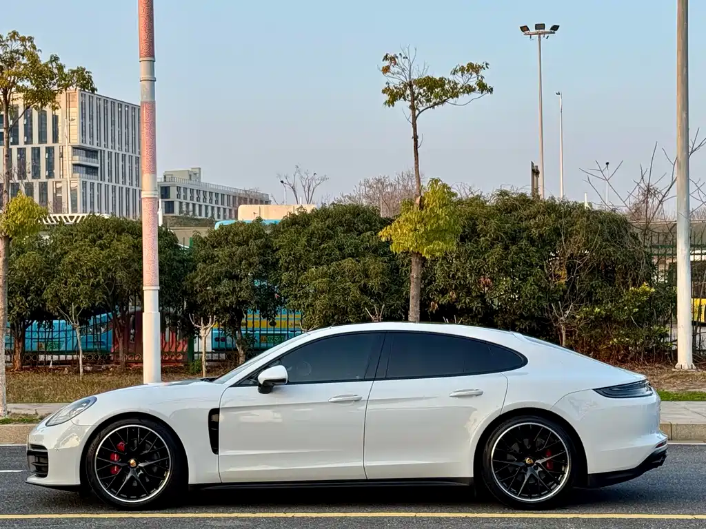 Panamera 2023 Panamera 2.9T Platinum Edition купить на сайте DeffCars
