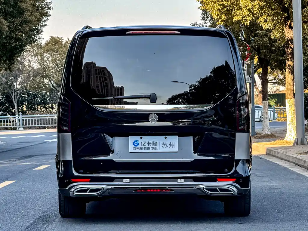 Mercedes-Benz V-Class 2022 V 260 L Long Wheelbase Premium Edition купить на сайте DeffCars