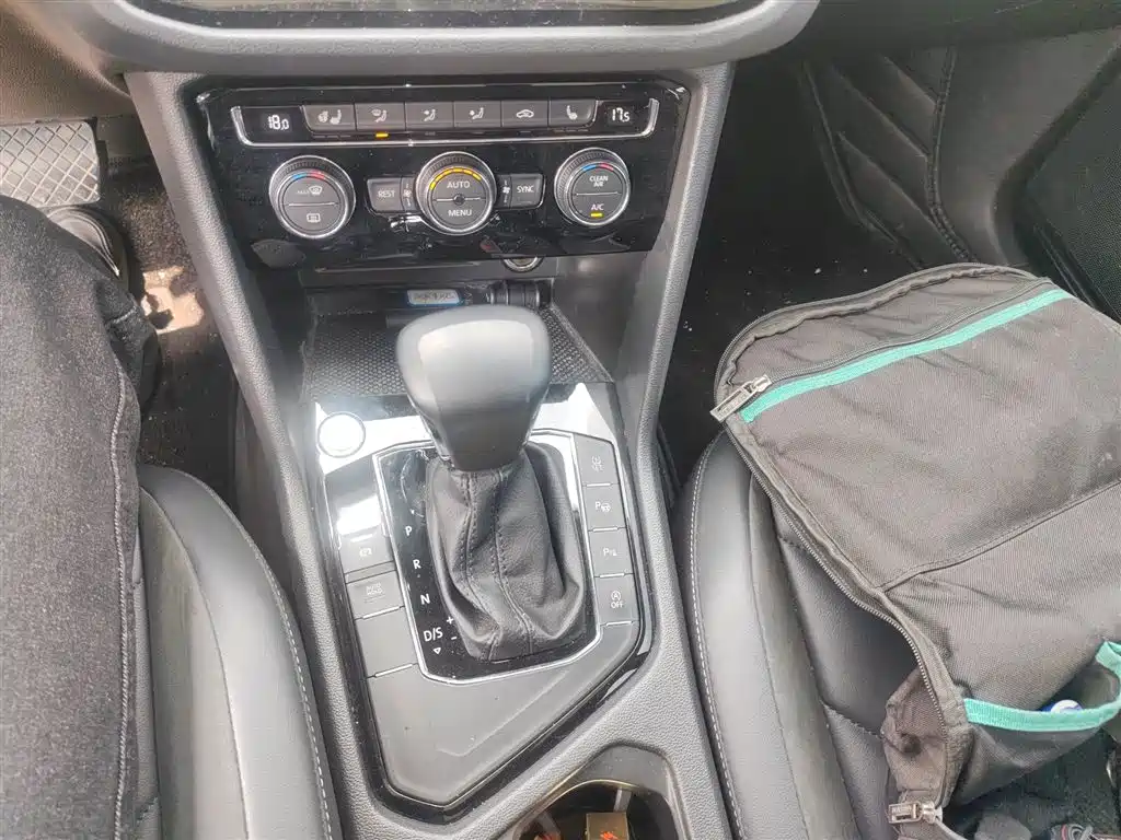 Tiguan L 2020 330TSI automatic two-wheel drive smart luxury version National VI купить на сайте DeffCars