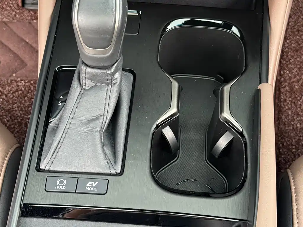 Lexus ES 2025 300h Premium Edition купить на сайте DeffCars