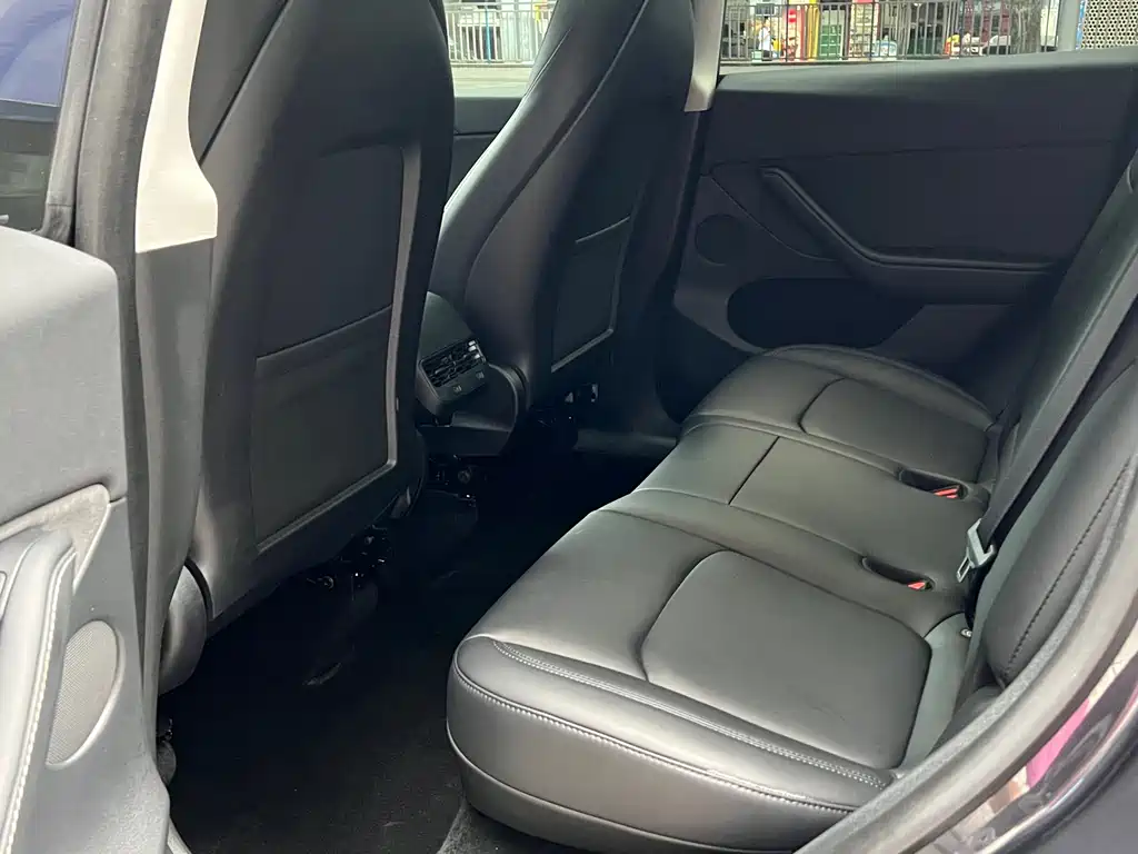 Model Y 2024 rear-wheel drive version купить на сайте DeffCars
