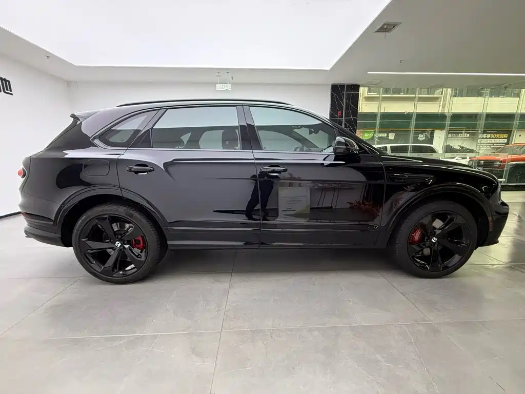 Bentayga 2018 4.0T V8 купить на сайте DeffCars