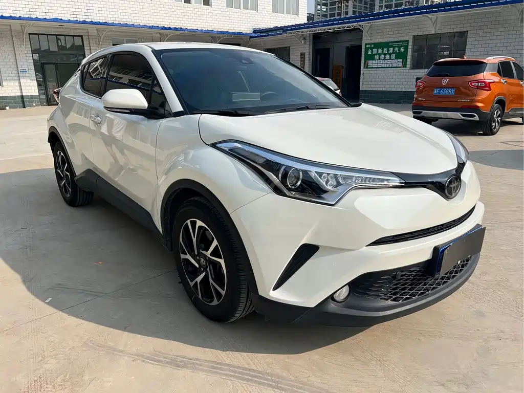 Toyota C-HR 2020 2.0L Leading Edition купить на сайте DeffCars