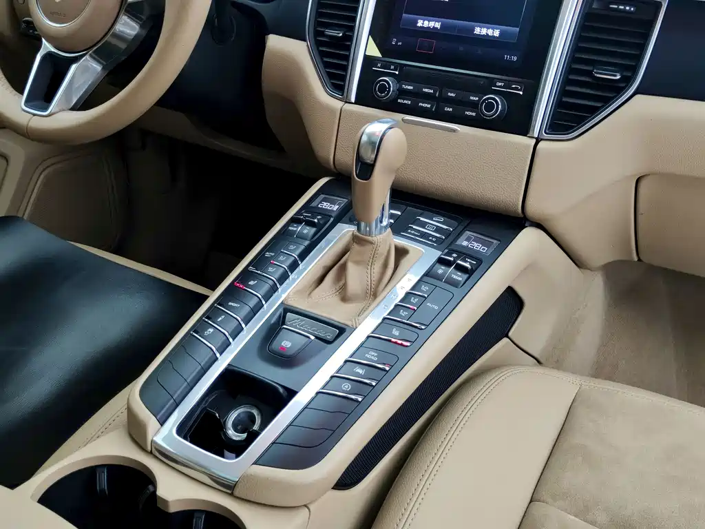 Macan 2017 Macan 2.0T купить на сайте DeffCars