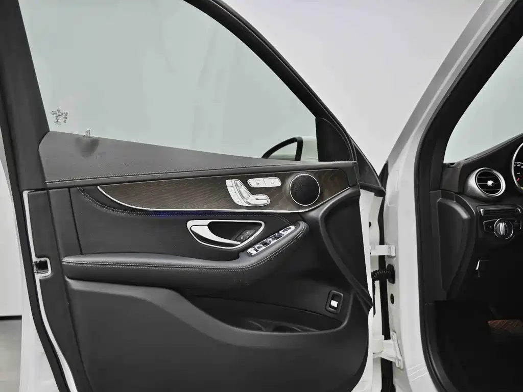 Mercedes-Benz GLC 2020 facelift GLC 300 L 4MATIC dynamic купить на сайте DeffCars