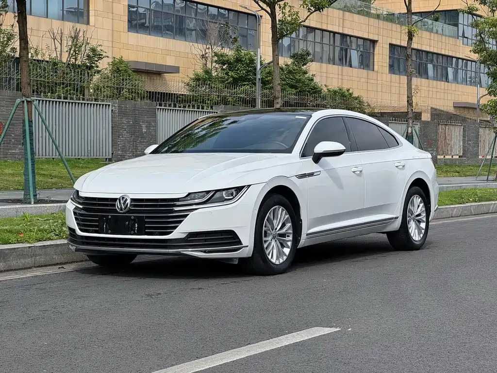 FAW-Volkswagen CC 2019 330TSI Charming Edition National VI купить на сайте DeffCars