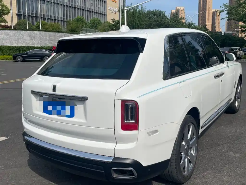 Cullinan 2018 four-seat version купить на сайте DeffCars