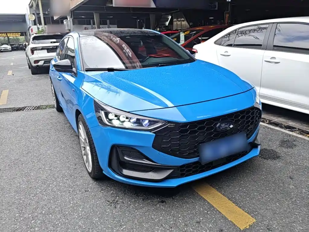 Focus 2022 Hatchback EcoBoost 180 Automatic ST Line купить на сайте DeffCars