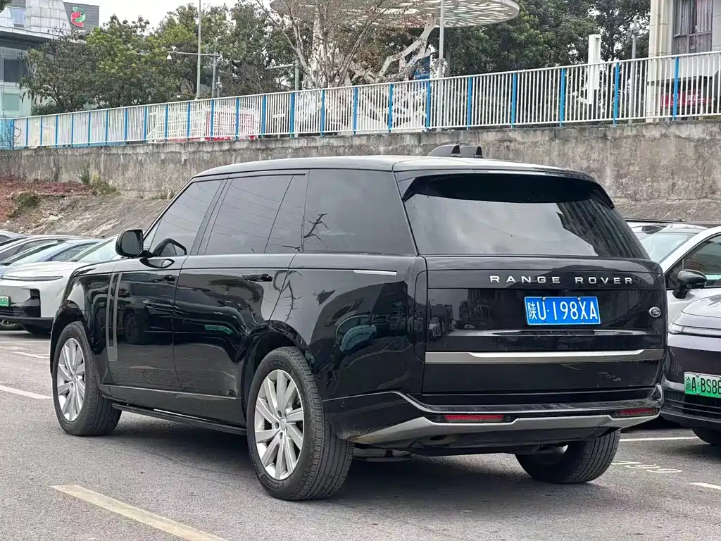 Range Rover 2023 3.0 L6 400PS Seven-seater Extended Edition купить на сайте DeffCars