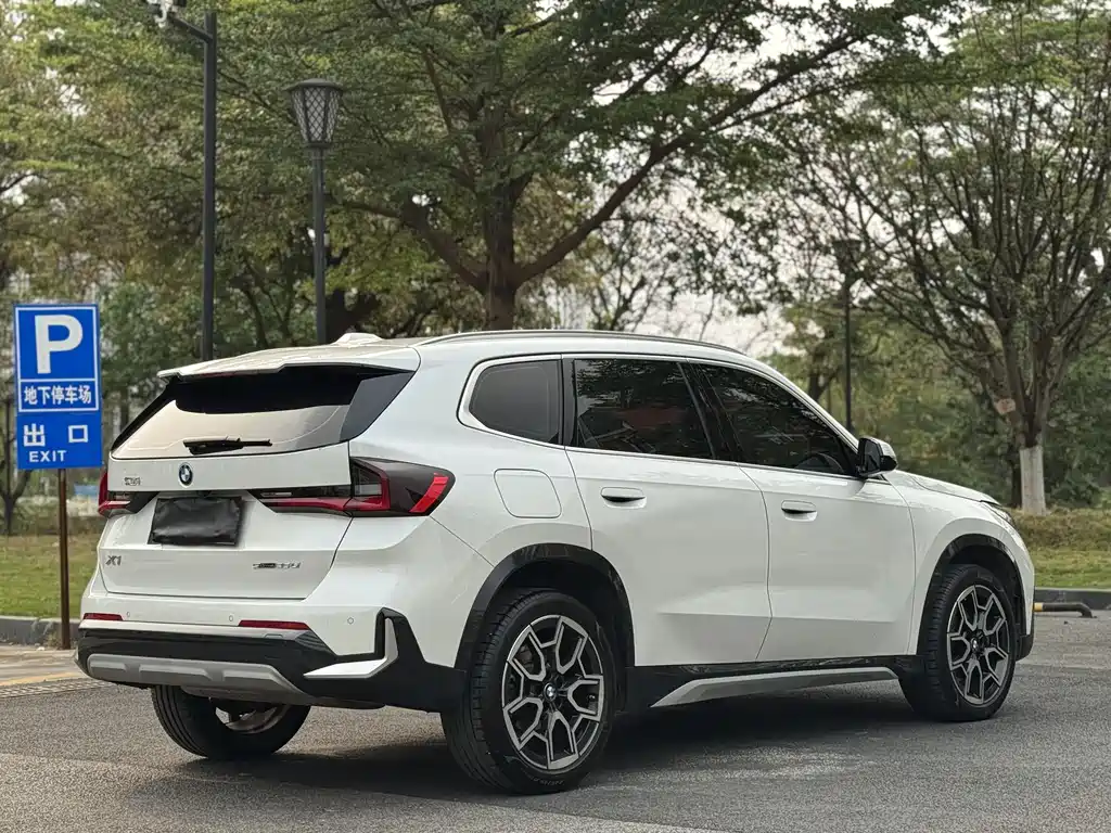 BMW X1 2024 sDrive25Li X Design Package купить на сайте DeffCars