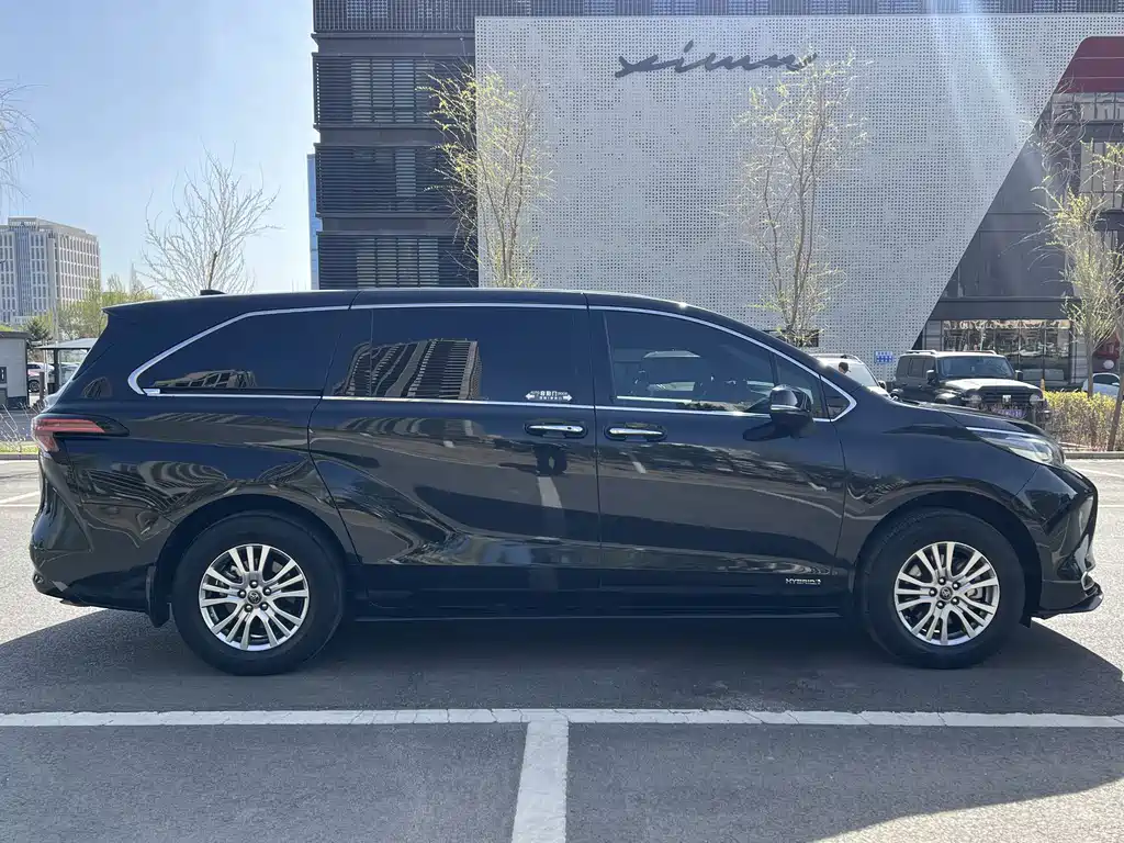 SIENNA 2021 2.5L Hybrid Premium Edition купить на сайте DeffCars