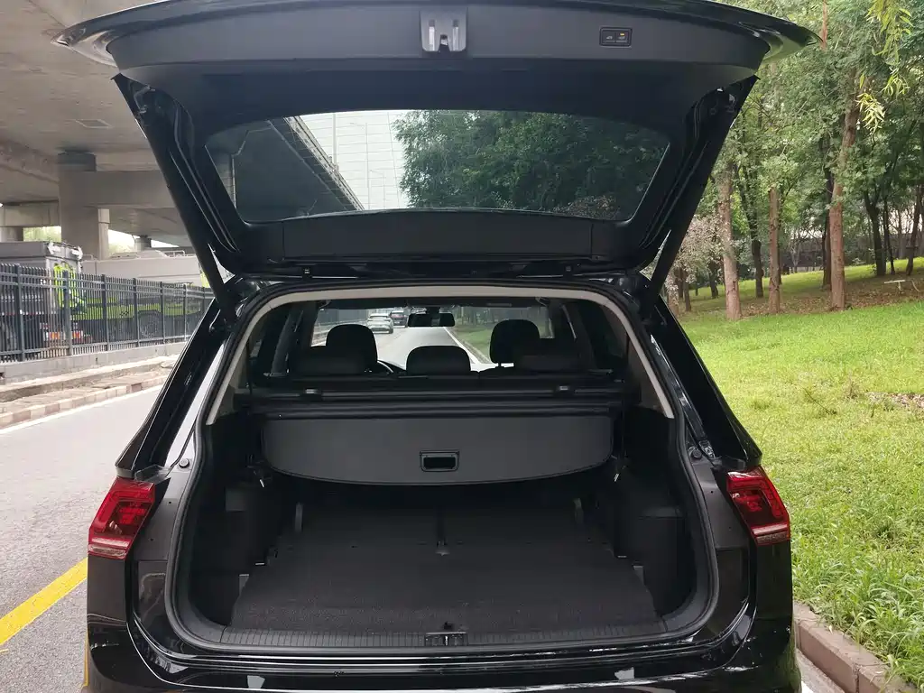 Tiguan L 2019 380TSI automatic four-wheel drive smart luxury version 7 seats National VI купить на сайте DeffCars