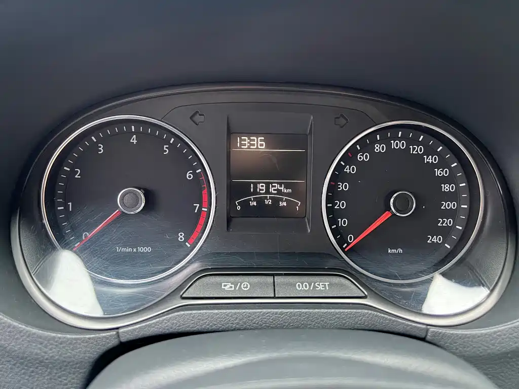 Polo 2014 1.6L automatic comfort version купить на сайте DeffCars