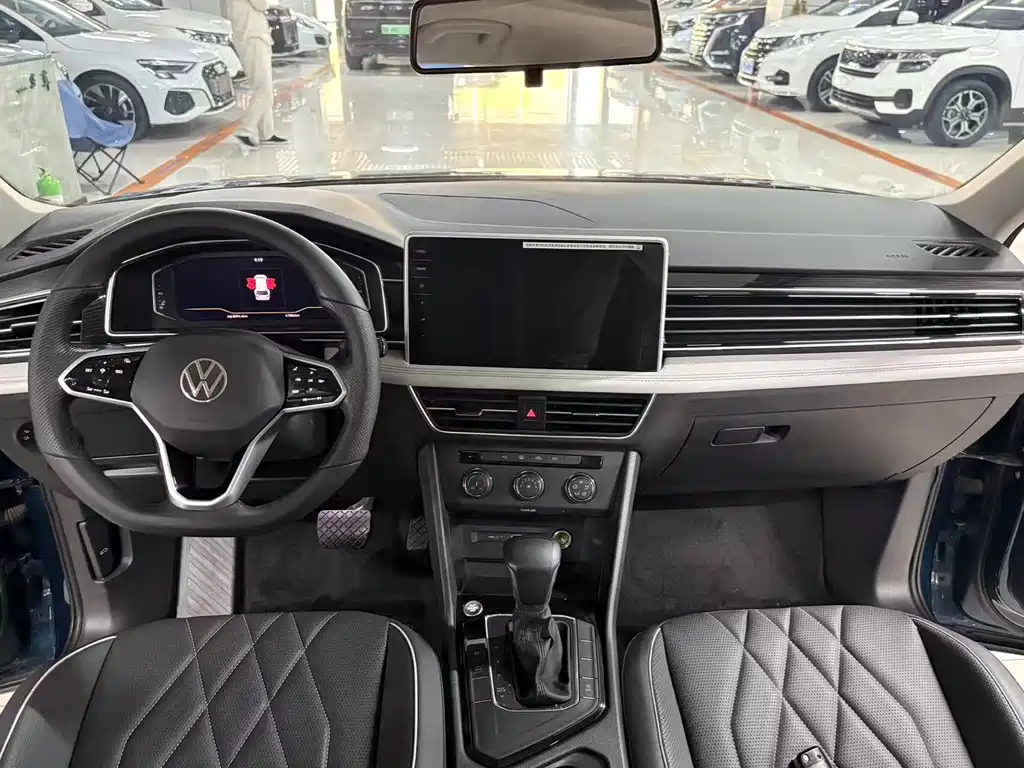 Tiguan L 2023 280TSI automatic two-wheel drive Chaochuang limited edition купить на сайте DeffCars