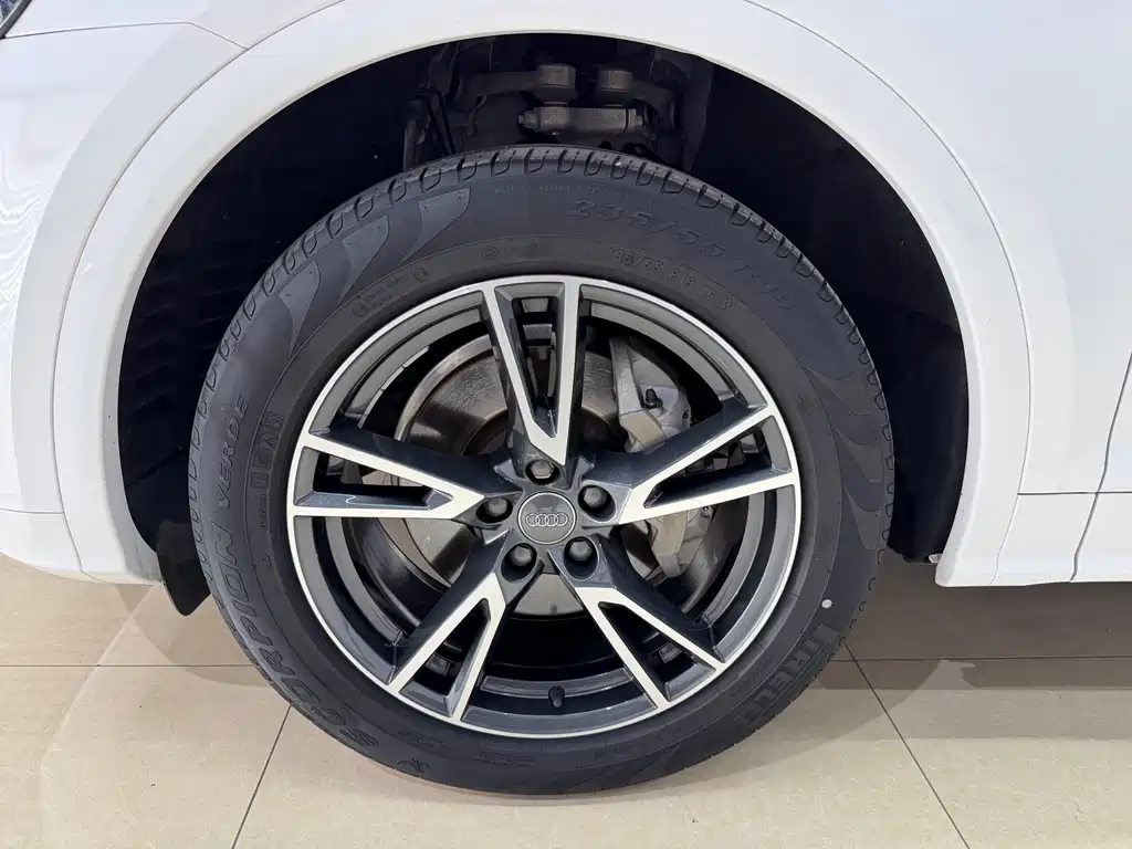 Audi Q5L 2020 facelift 40 TFSI enjoys fashionable style купить на сайте DeffCars