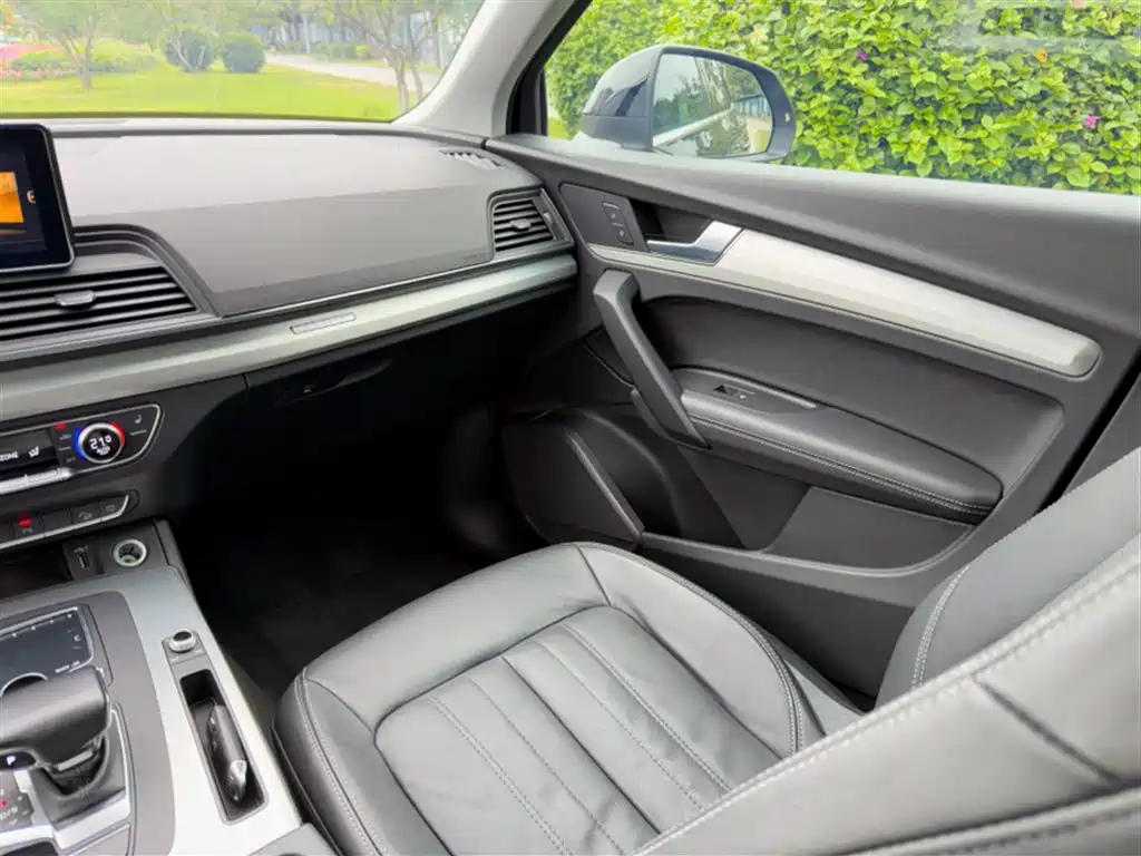 Audi Q5L 2020 facelift 40 TFSI enjoys fashionable style купить на сайте DeffCars