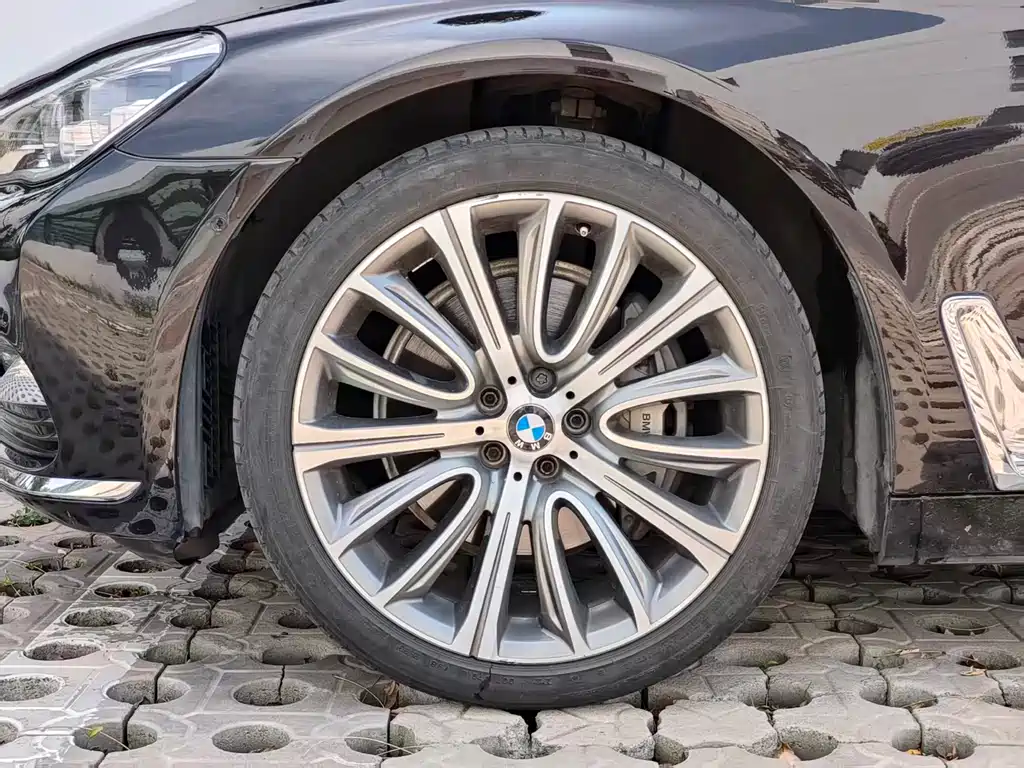 BMW 7 Series 2017 740Li xDrive Personalized Customized Edition купить на сайте DeffCars
