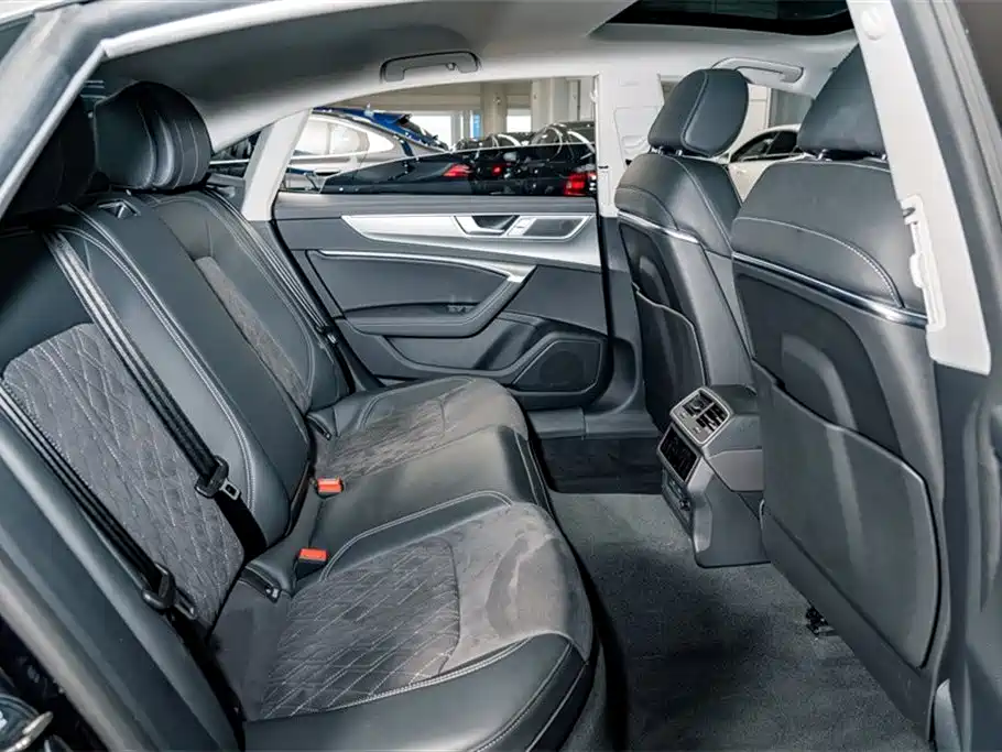 Audi A7L 2024 45 TFSI quattro luxury model купить на сайте DeffCars