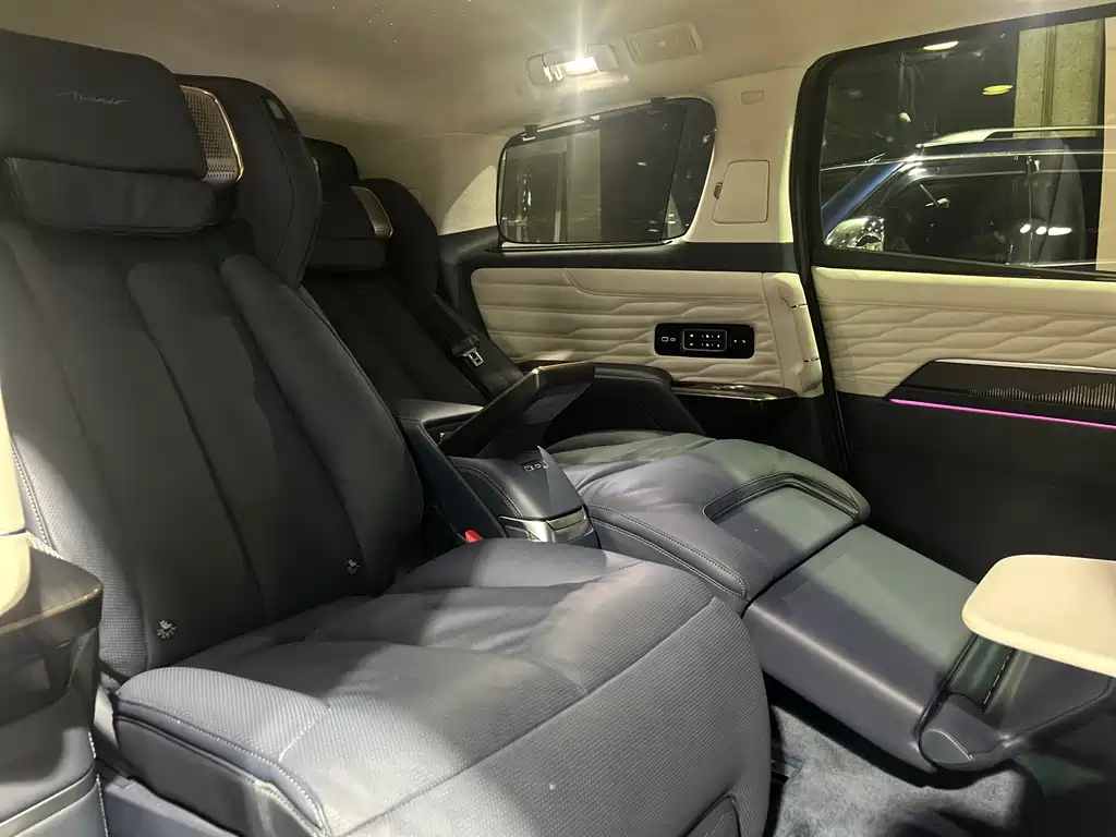 Century 2025 2.0T four-seater private version купить на сайте DeffCars