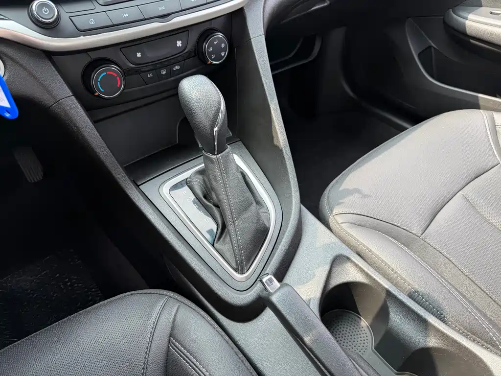 Yinglang 2021 facelift 1.3T automatic light hybrid elite model купить на сайте DeffCars