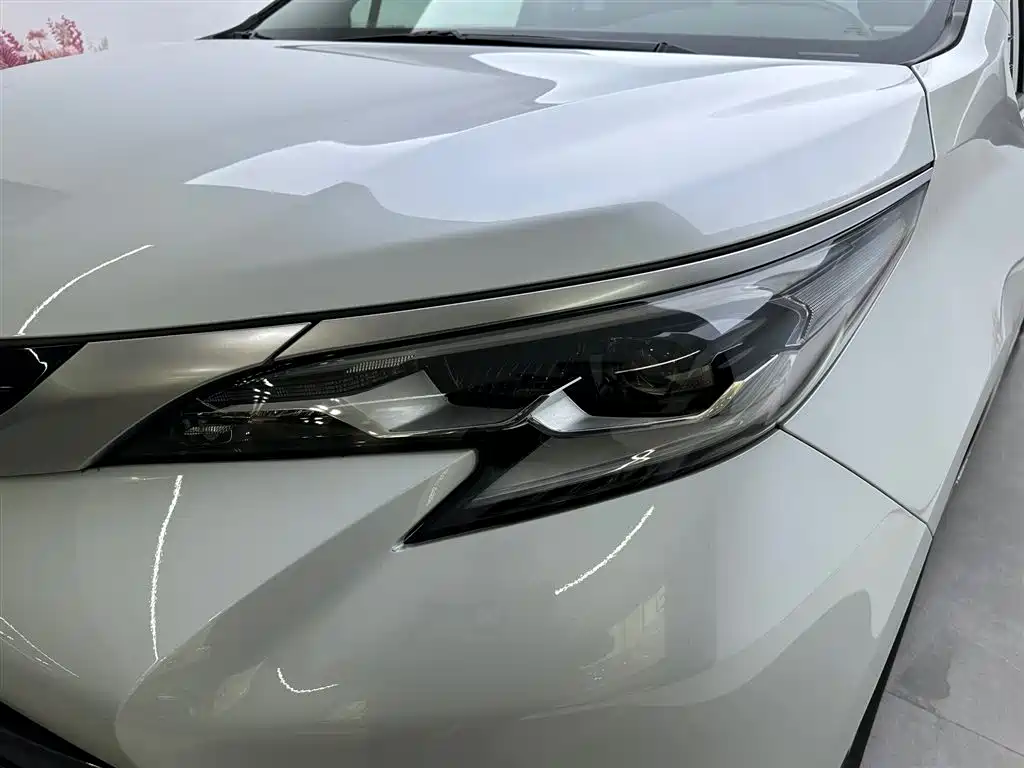 SIENNA 2021 2.5L Hybrid Deluxe Edition купить на сайте DeffCars
