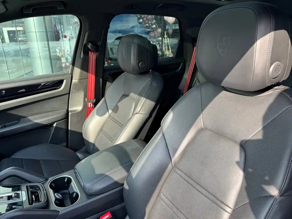 Cayenne New Energy 2021 Cayenne E-Hybrid 2.0T купить на сайте DeffCars