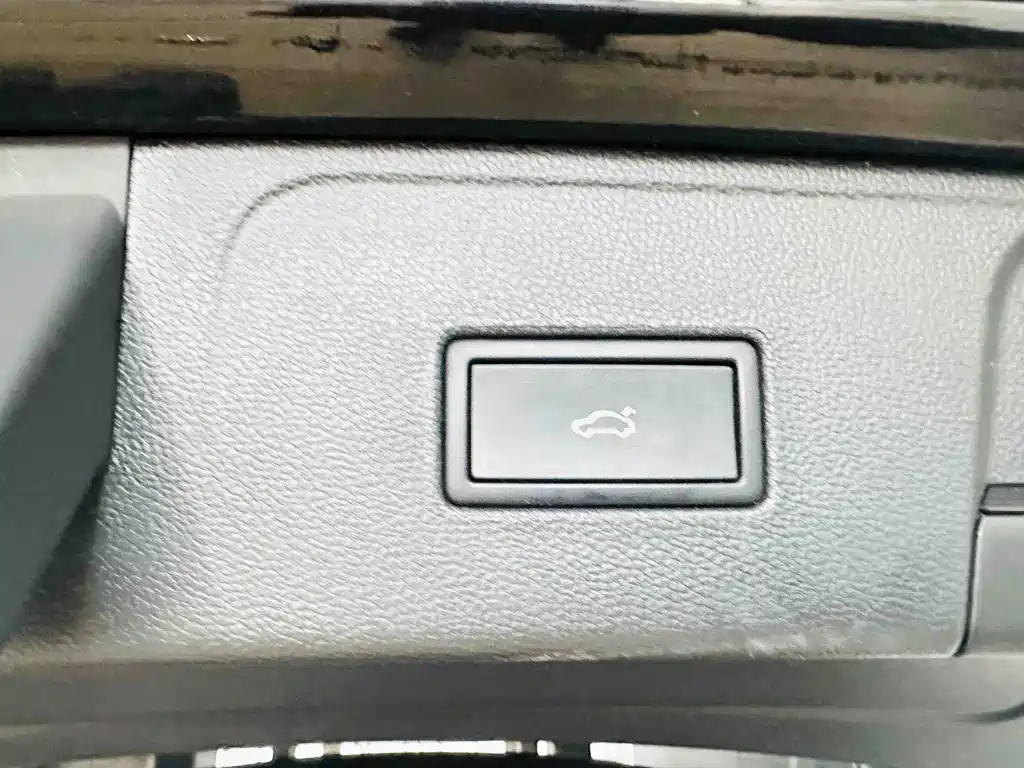 Touron 2022 380TSI four-wheel drive luxury version купить на сайте DeffCars