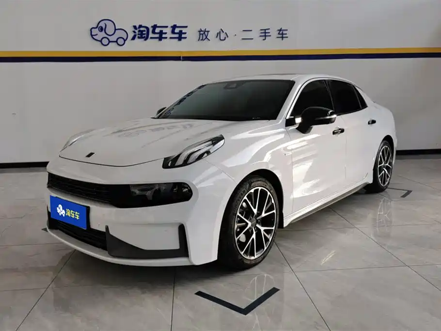 Lynk & Co 03 2022 1.5TD DCT Pro купить на сайте DeffCars