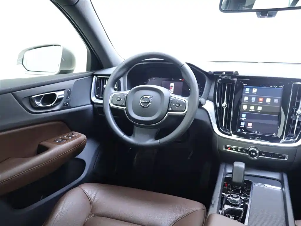 Volvo S60 2023 B4 Zhiyi Luxury Edition купить на сайте DeffCars