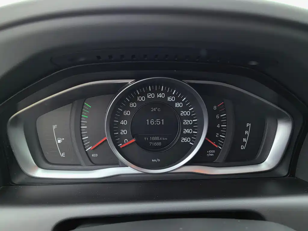 Volvo XC60 2017 T5 Zhijin upgraded version купить на сайте DeffCars