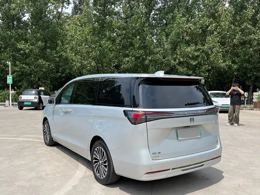 Buick GL8 New Energy 2025 Lu Shang Exclusive Edition купить на сайте DeffCars