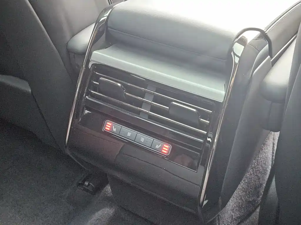 Range Rover Sport 2023 400PS Dynamic SE купить на сайте DeffCars