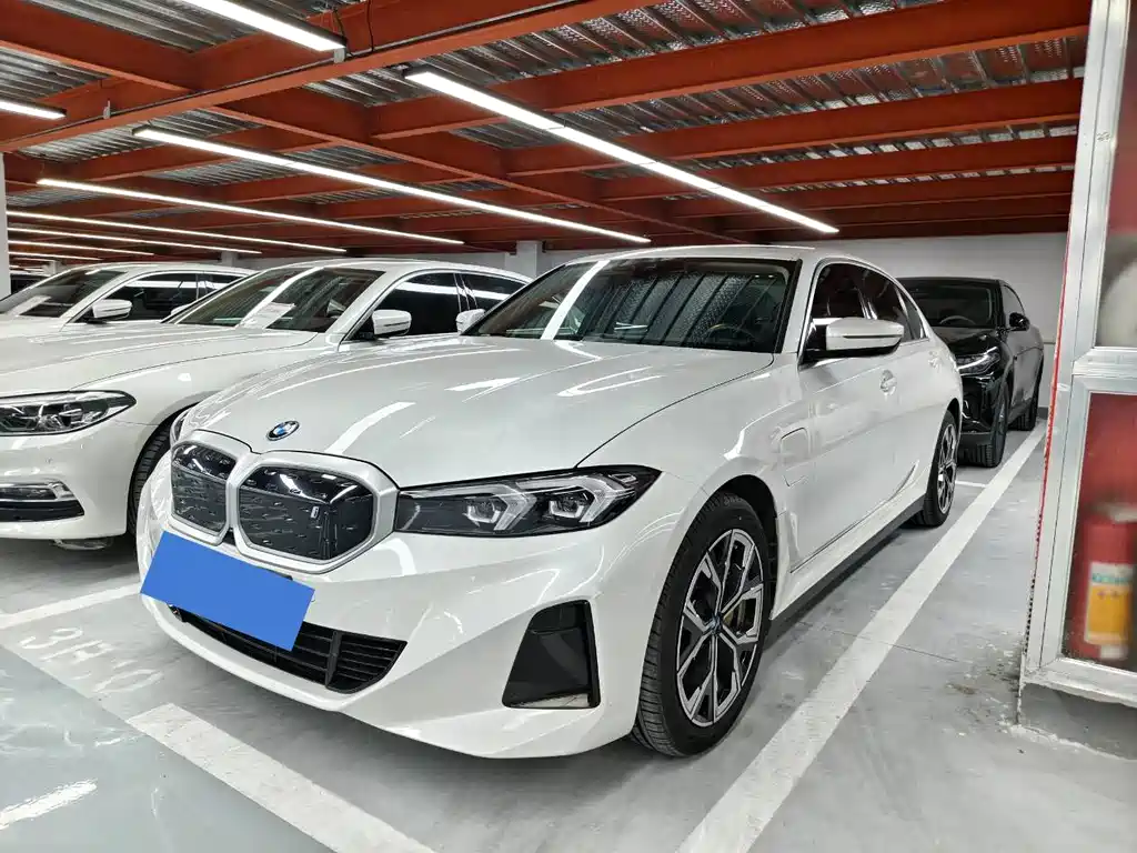 BMW i3 2024 eDrive 35 L купить на сайте DeffCars