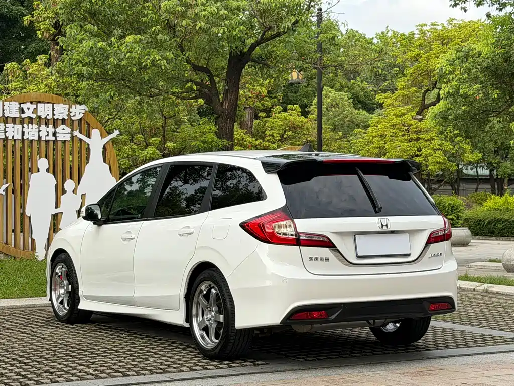 Jade 2016 1.8L automatic comfort version 5 seats купить на сайте DeffCars