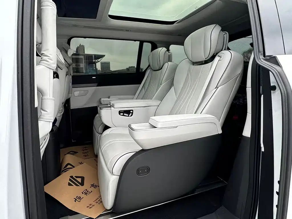 Xpeng X9 2024 model 610 long battery life Max купить на сайте DeffCars