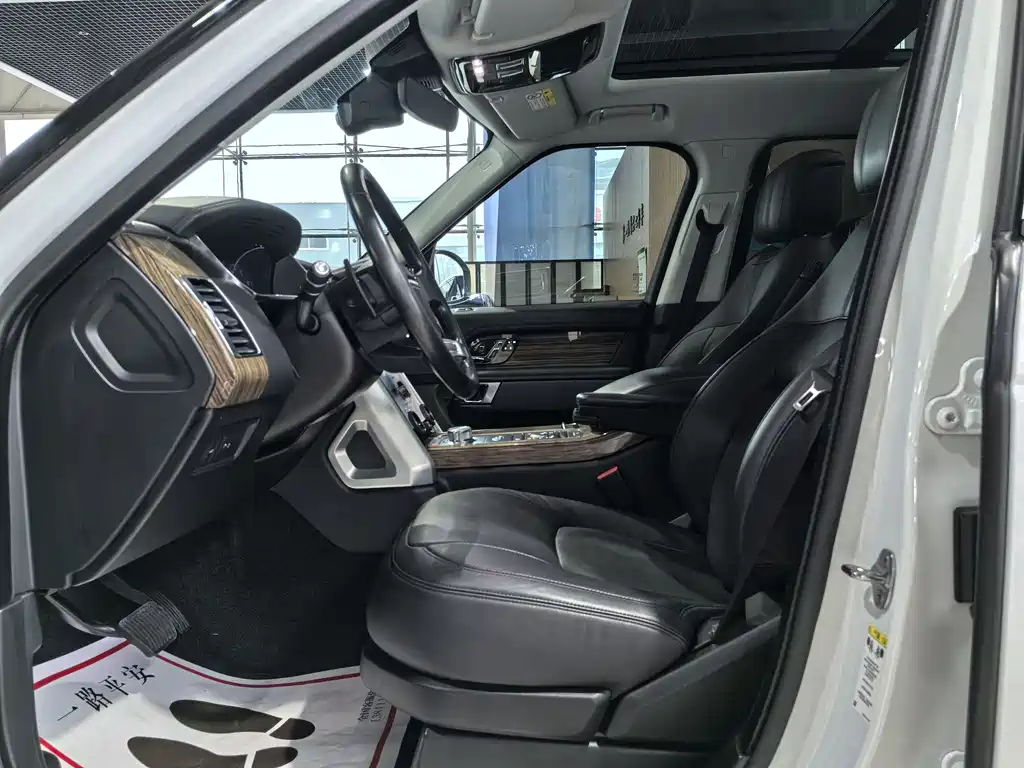 Range Rover 2019 3.0 SC V6 Legendary Extended Edition купить на сайте DeffCars