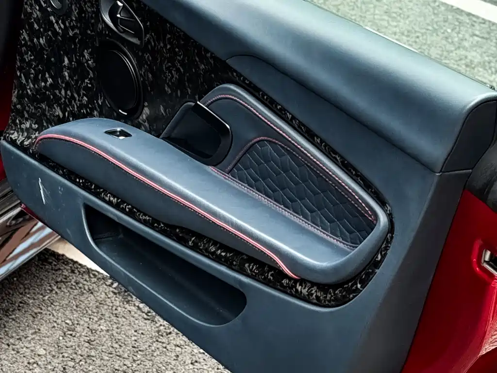 Aston Martin DBS 2019 DBS Superleggera V12 Coupe купить на сайте DeffCars