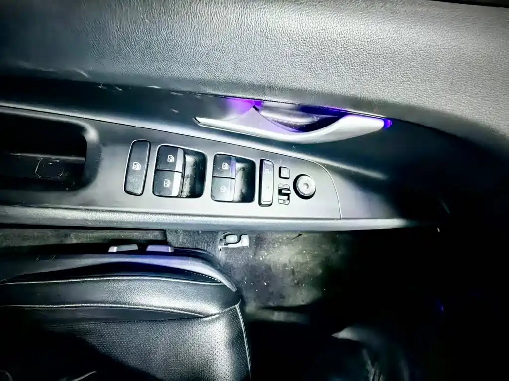 Elantra 2021 1.5L CVT LUX Premium Edition купить на сайте DeffCars