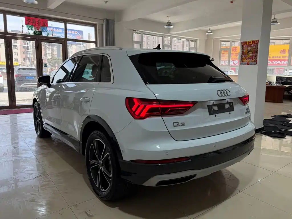Audi Q3 2022 35 TFSI Fashionable and Elegant купить на сайте DeffCars