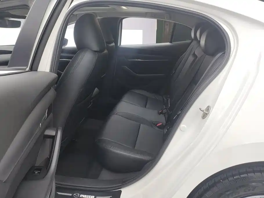 Mazda Axela 2021 1.5L Automatic Hyatt Edition купить на сайте DeffCars